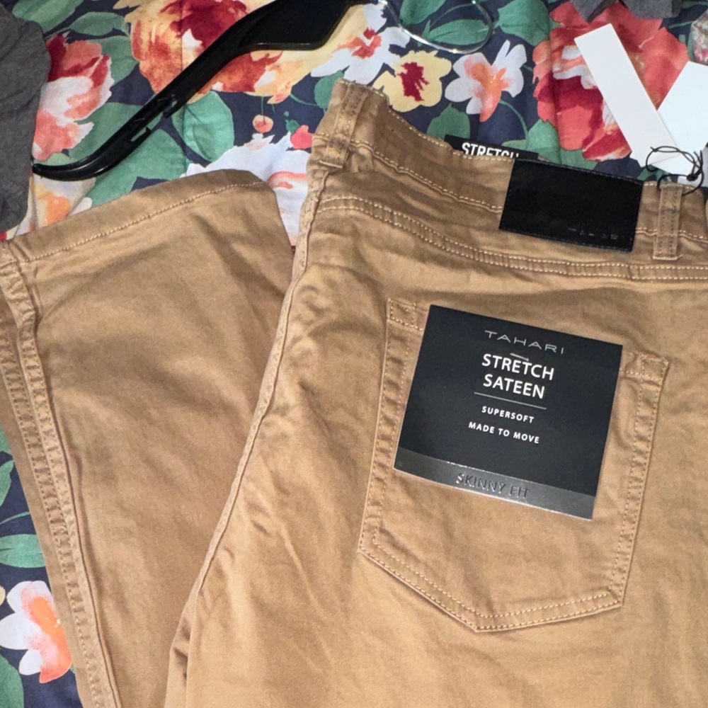 Tahari Men's Slim Stretch Jeans in Brown - Picture 10 of 10